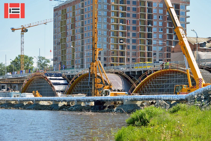 Макаровский мост через реку Исеть (г. Екатеринбург)